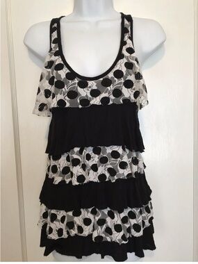 Pullover T-Top 
Tiered 
Black White Polka Dot 
Rayon Combo 
Size Junior Medium